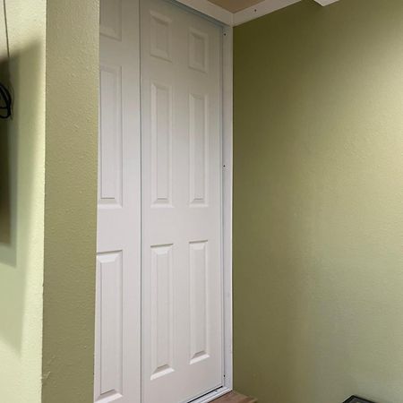 Private Room In La With Free Wifi And Tv With Shared Kitchen Los Angeles Exterior photo
