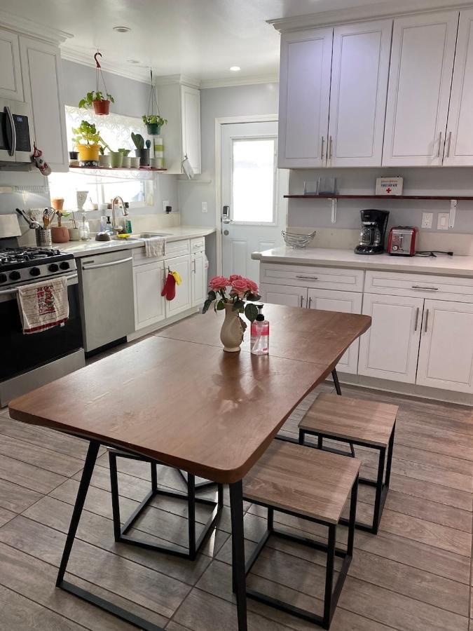 Private Room In La With Free Wifi And Tv With Shared Kitchen Los Angeles Exterior photo