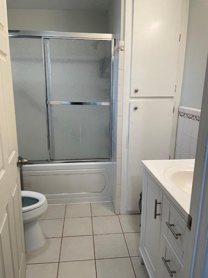 Private Room In La With Free Wifi And Tv With Shared Kitchen Los Angeles Exterior photo