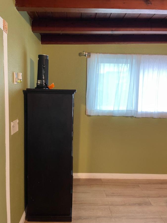 Private Room In La With Free Wifi And Tv With Shared Kitchen Los Angeles Exterior photo