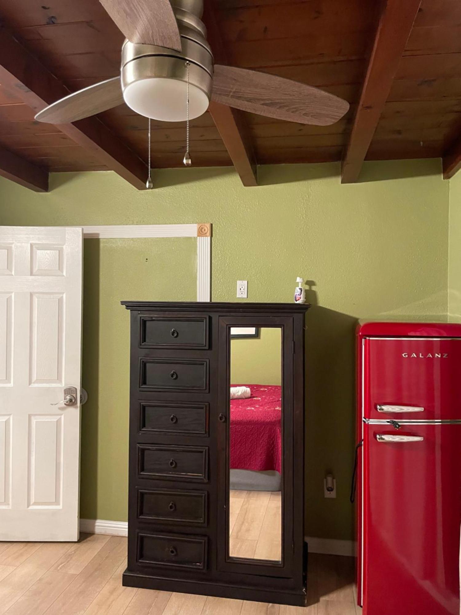 Private Room In La With Free Wifi And Tv With Shared Kitchen Los Angeles Exterior photo