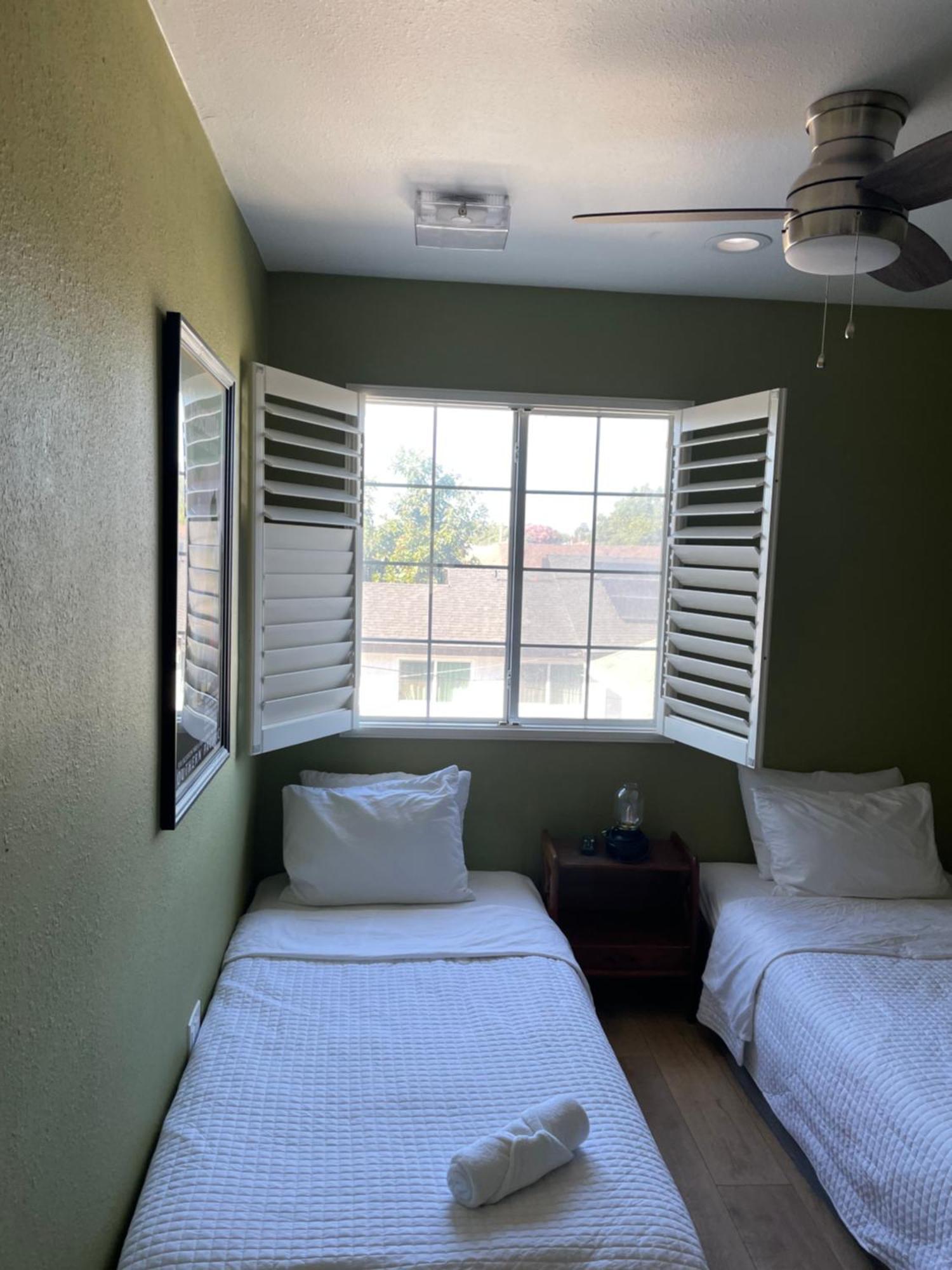 Private Room In La With Free Wifi And Tv With Shared Kitchen Los Angeles Exterior photo